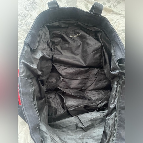 ♥️❤️🖤 Victoria's Secret Black & Red Sequin
Weekender Bag ❤️🖤♥️ - Picture 6 of 8